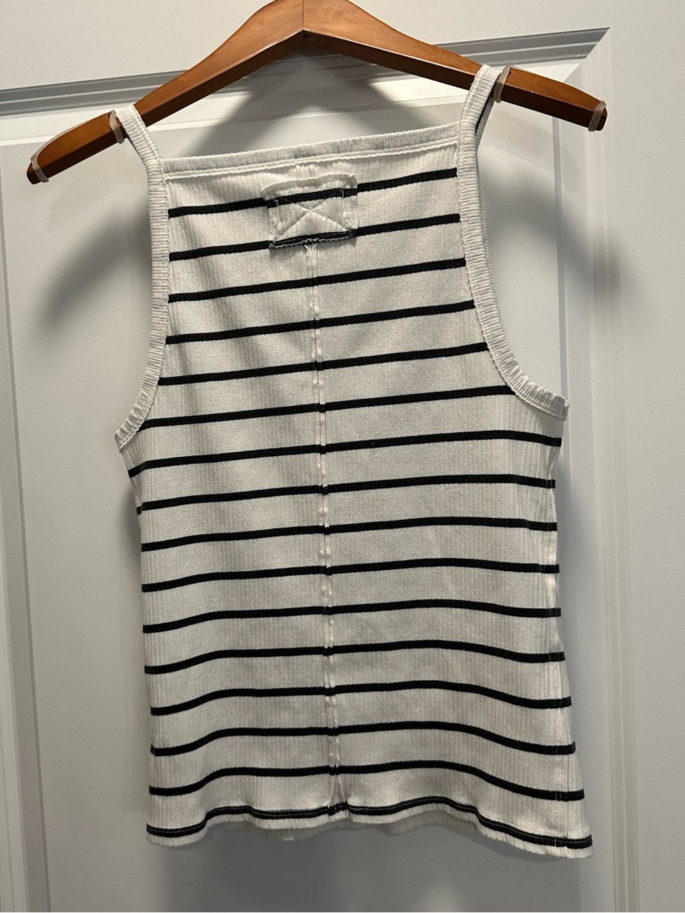 FREE PEOPLE x We the Free Mia Tank 🖤 & 🤍 stripes. LARGE. EUC - Picture 5 of 7